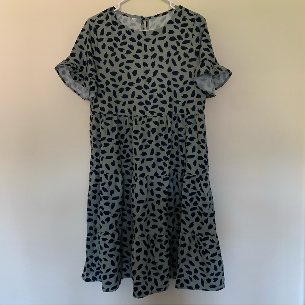 Women’s Small AMAZON Green Navy Spotted‎ Animal Print Midi Tiered Dress